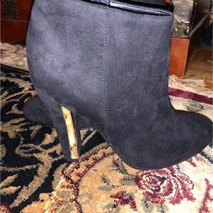 Elegant Black Suede Ankle Boots
